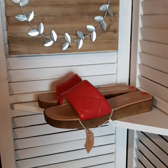 NWT Mariella Italian Sandals - Picture 1 of 5